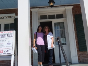 Carren and I at Whaley House. She is rockin' her new jeans!